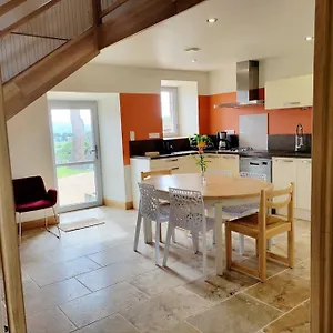 Charmante Maison Totalement Renovee Hébergement de vacances Saint-Géron